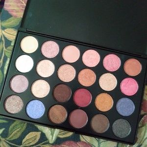 Jcat Beauty Beverly Hills palette